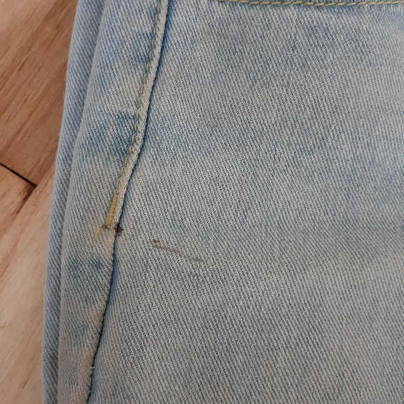 lightwash mom jeans - Picture 5 of 5